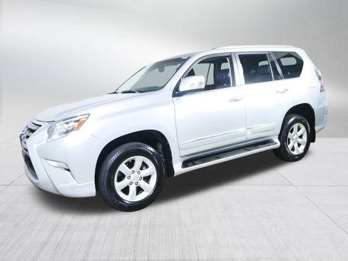Used 2015 Lexus GX 460 image 3
