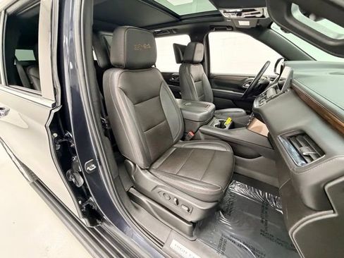Certified 2024 Chevrolet Suburban High Country AWD/4WD image 31