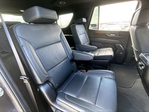 Used 2025 GMC Yukon Denali image 32