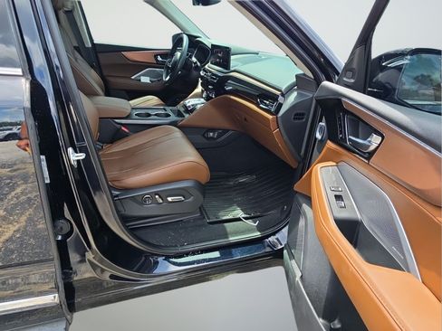 Used 2025 Acura MDX w/ Technology Package FWD image 9