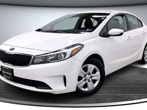 Used 2018 Kia Forte LX image 3