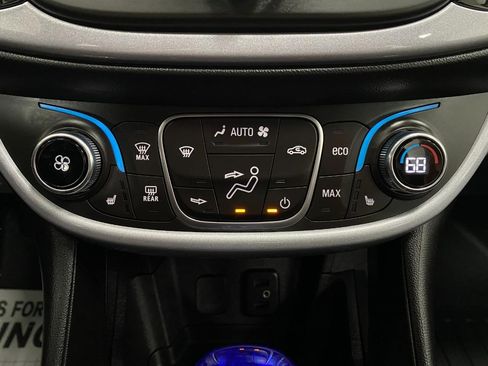 Used 2018 Chevrolet Volt LT w/ Comfort Package FWD image 22