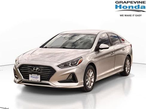 Used 2018 Hyundai Sonata SE image 1