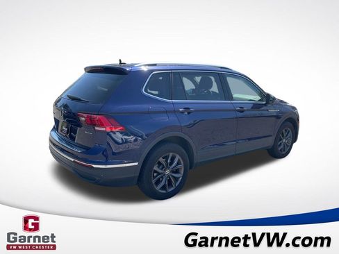 Certified 2024 Volkswagen Tiguan SE image 5