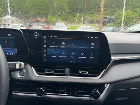 Used 2025 Chevrolet Equinox LT FWD image 17