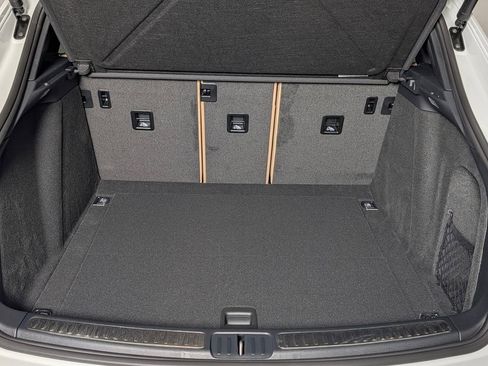 New 2026 Porsche Macan image 17