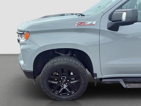 Used 2024 Chevrolet Silverado 1500 LT Trail Boss w/ LT Trail Boss Premium Package AWD/4WD image 22