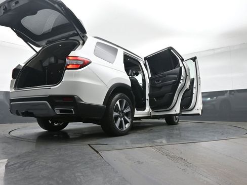 Used 2023 Honda Pilot Elite image 49