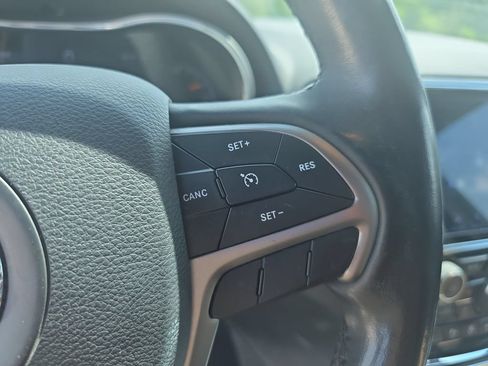 Used 2020 Jeep Grand Cherokee Limited w/ Luxury Group II RWD image 20