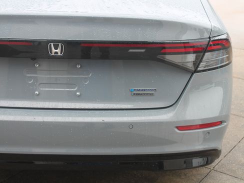 Used 2024 Honda Accord Touring image 5