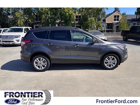 Used 2018 Ford Escape SE w/ SE Sync 3 Package FWD image 7