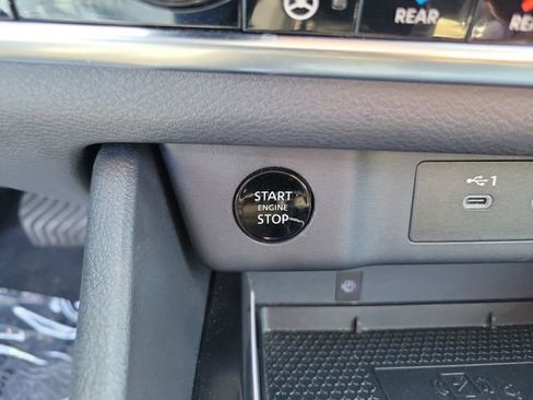 Used 2024 Nissan Rogue SL w/ SL Premium Package FWD image 25