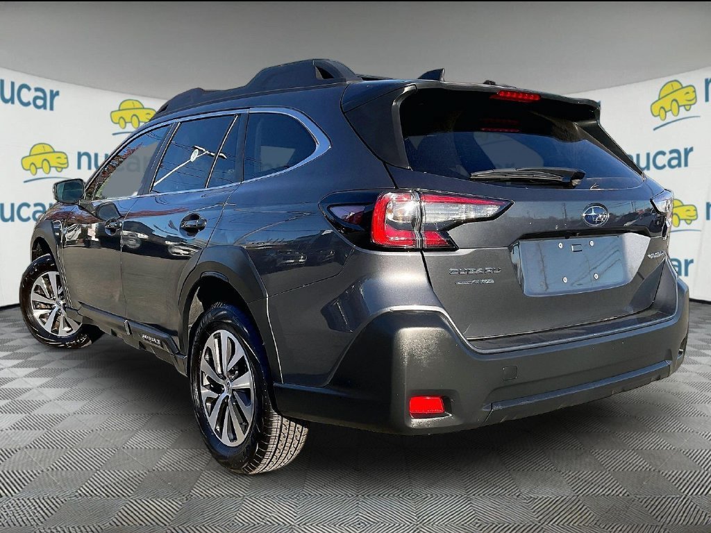 Used 2025 Subaru Outback Premium AWD/4WD image 4