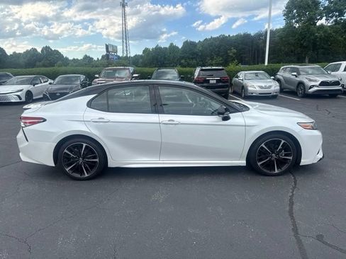 Used 2018 Toyota Camry XSE FWD image 9