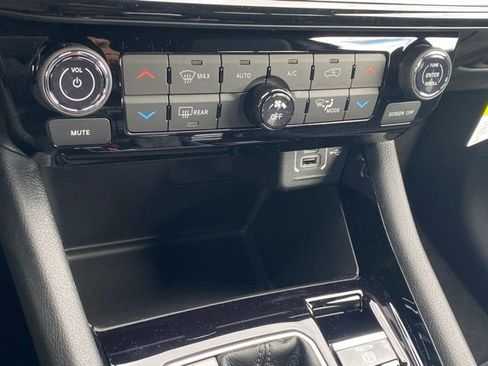 New 2026 Jeep Compass Limited image 21