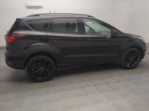 Used 2019 Ford Escape SE FWD image 10