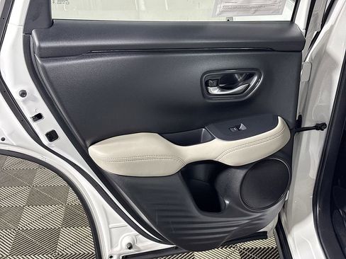 Certified 2025 Honda HR-V LX image 19