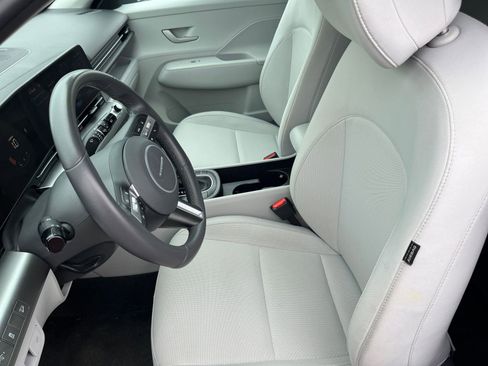 Used 2025 Hyundai Kona SEL image 28