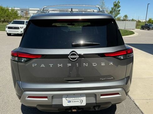 Used 2025 Nissan Pathfinder Platinum FWD image 3