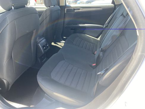 Used 2020 Ford Fusion SE FWD image 18