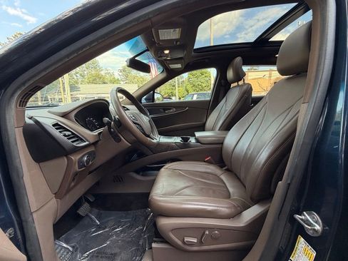 Used 2017 Lincoln MKX Reserve FWD image 24