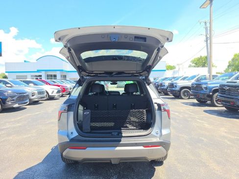 New 2026 Chevrolet Equinox LT w/ Convenience Package II FWD image 9