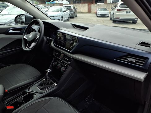 Used 2023 Volkswagen Taos SE w/ Panoramic Sunroof Package FWD image 23