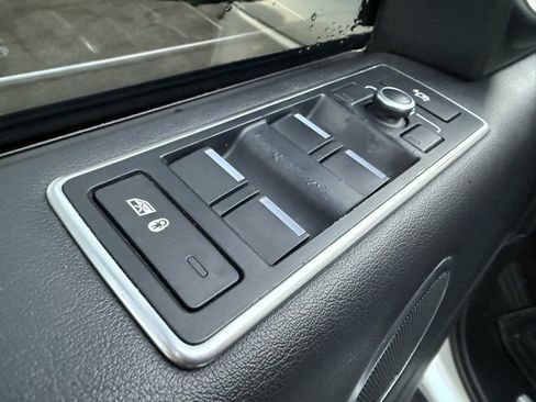 Used 2017 Land Rover Range Rover Supercharged image 10
