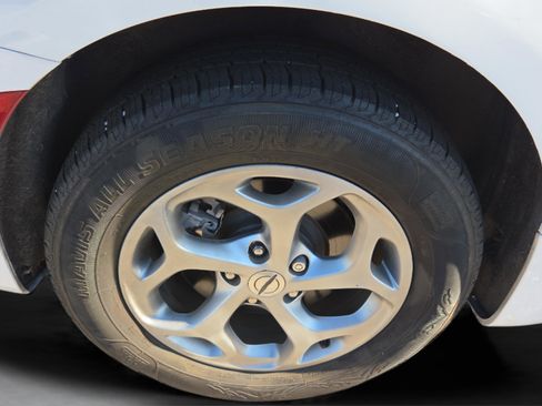 Used 2022 Chrysler Pacifica Limited w/ Uconnect Theater Family Group image 33