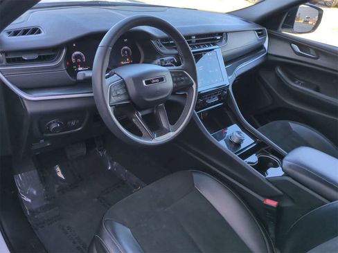 Certified 2023 Jeep Grand Cherokee L Laredo image 10