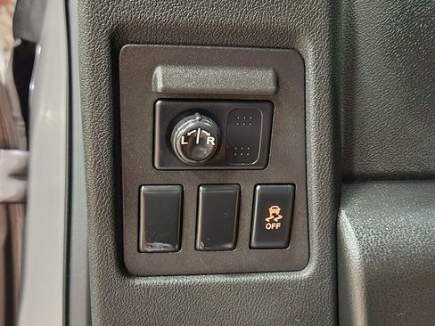 Used 2015 Nissan Rogue S w/ Convenience Package image 40