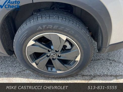 Used 2024 Nissan Rogue SV AWD/4WD image 5