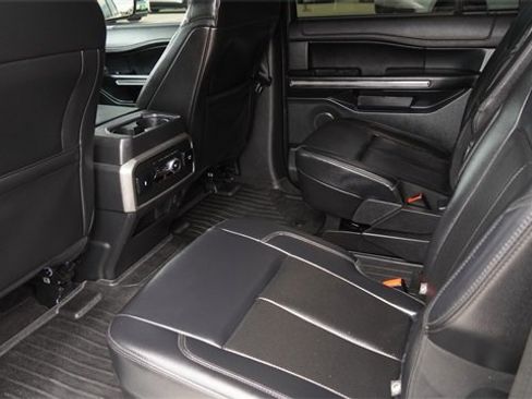 Used 2021 Ford Expedition Max XLT image 15