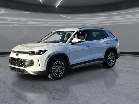 New 2026 Volkswagen Tiguan S image 3