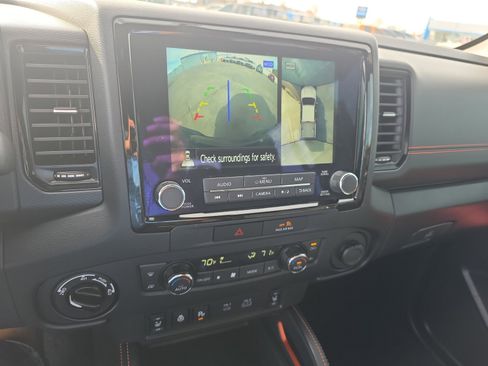 Used 2022 Nissan Frontier PRO-4X image 19