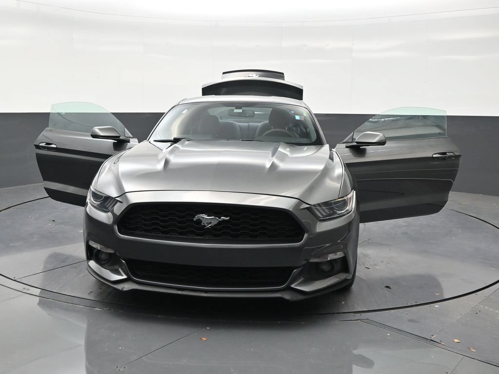 Used 2017 Ford Mustang Coupe RWD image 32