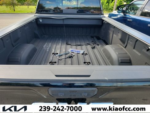Used 2024 GMC Sierra 3500 Denali Ultimate AWD/4WD image 5