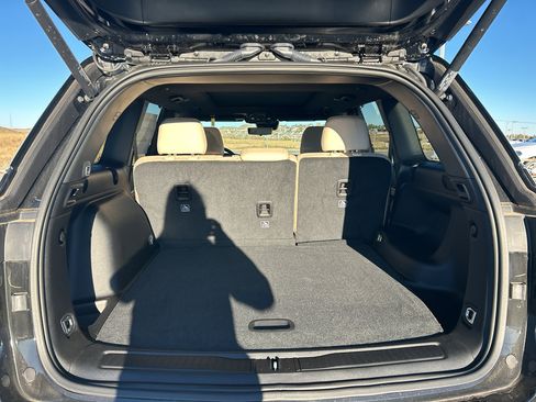 New 2025 Jeep Grand Cherokee Limited w/ Luxury Tech Group II image 11