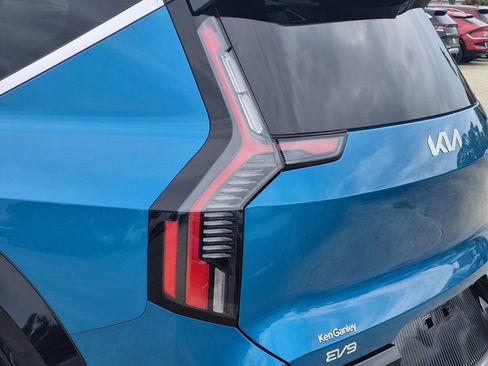 New 2026 Kia EV9 Land w/ Nightfall Edition Package image 11