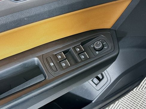 Used 2019 Volkswagen Atlas SEL Premium image 18