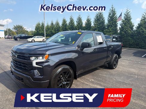 Used 2023 Chevrolet Silverado 1500 RST w/ Convenience Package II AWD/4WD image 1