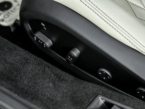 Used 2020 Ferrari F8 Tributo RWD image 25