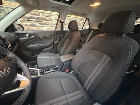 Certified 2023 Hyundai Venue SEL image 12