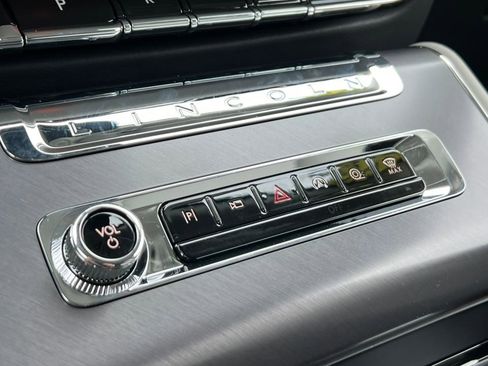 New 2026 Lincoln Aviator AWD image 24