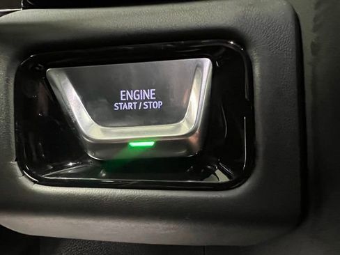 Used 2025 GMC Yukon AT4 Ultimate w/ LPO, Floor Liner Package AWD/4WD image 32