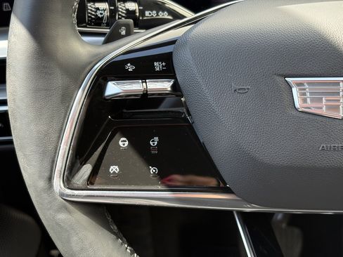 Used 2024 Cadillac Lyriq Luxury AWD/4WD image 19