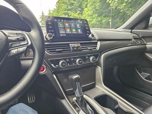 Used 2019 Honda Accord Sport image 29