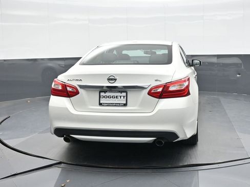 Used 2016 Nissan Altima 2.5 SL w/ 2.5 Technology Package image 5