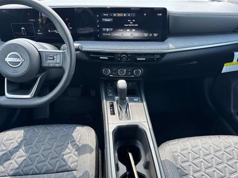 New 2025 Nissan Kicks SV w/ SV Premium Package image 18