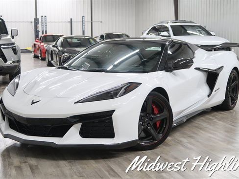 Used 2026 Chevrolet Corvette Z06 RWD image 2